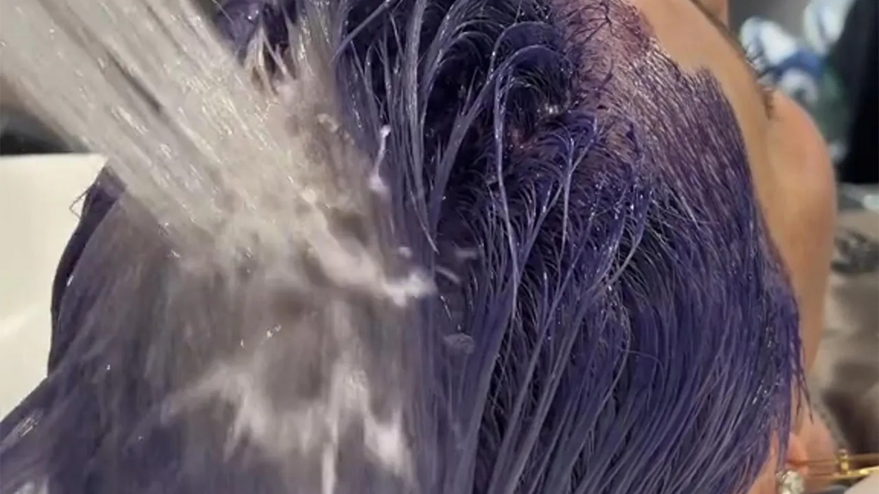 How to Wash Hair Dye off Scalp